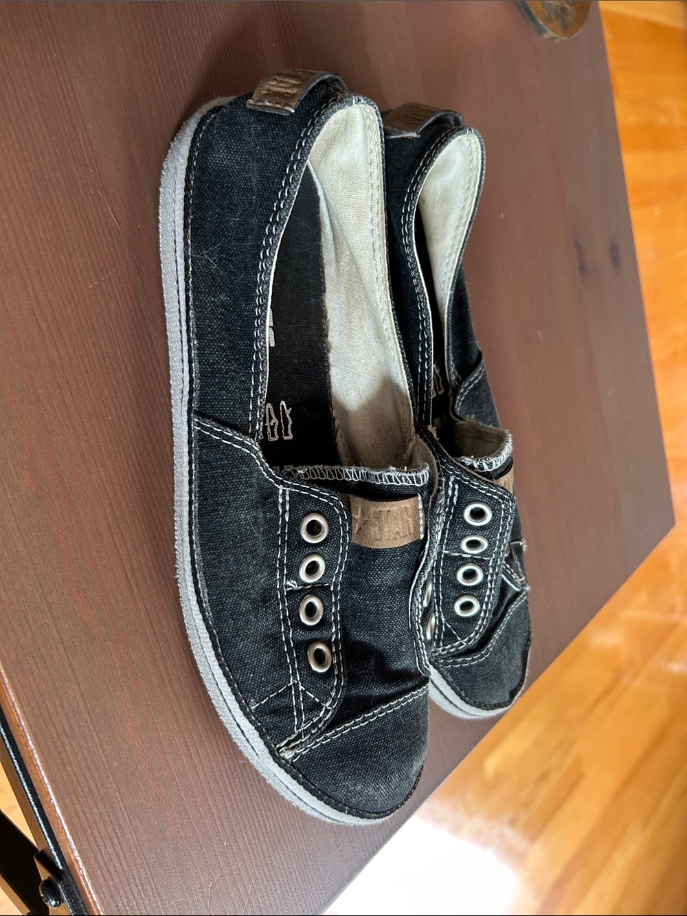 Conserve jeans Black Slip-On Canvas Sneakers